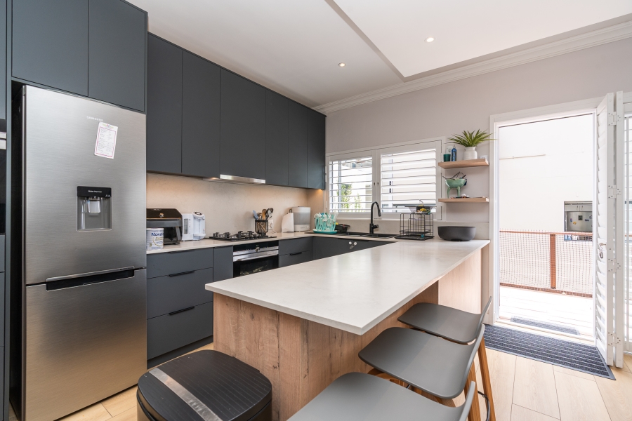 4 Bedroom Property for Sale in Sea Point Western Cape